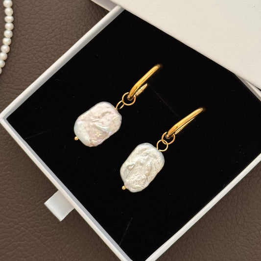 Élise Pearl Drop Earrings