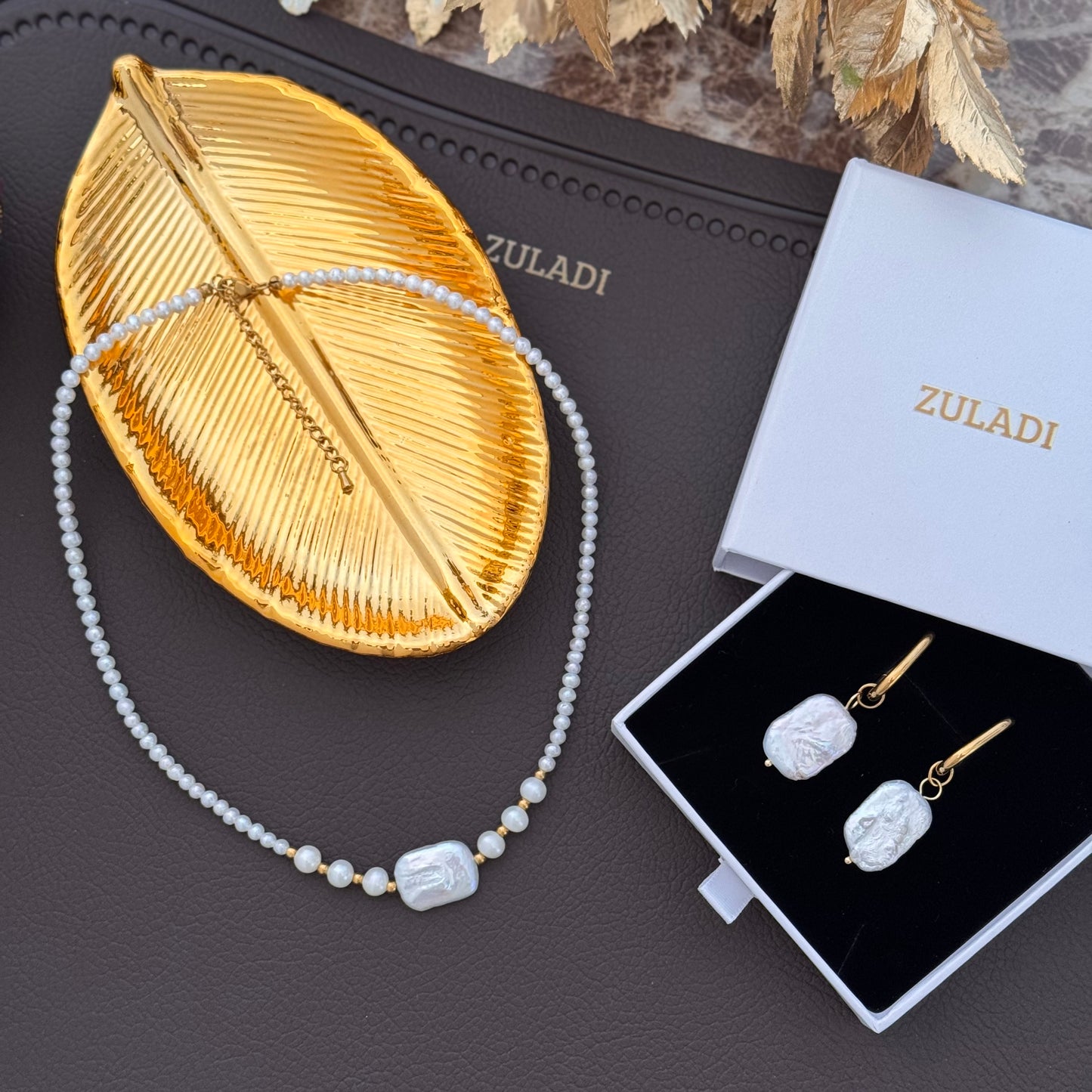 Élise Pearl Necklace