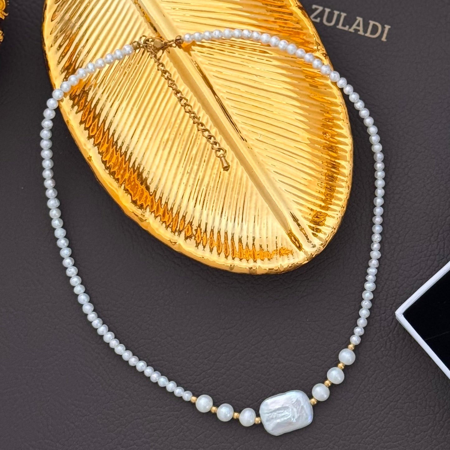 Élise Pearl Necklace