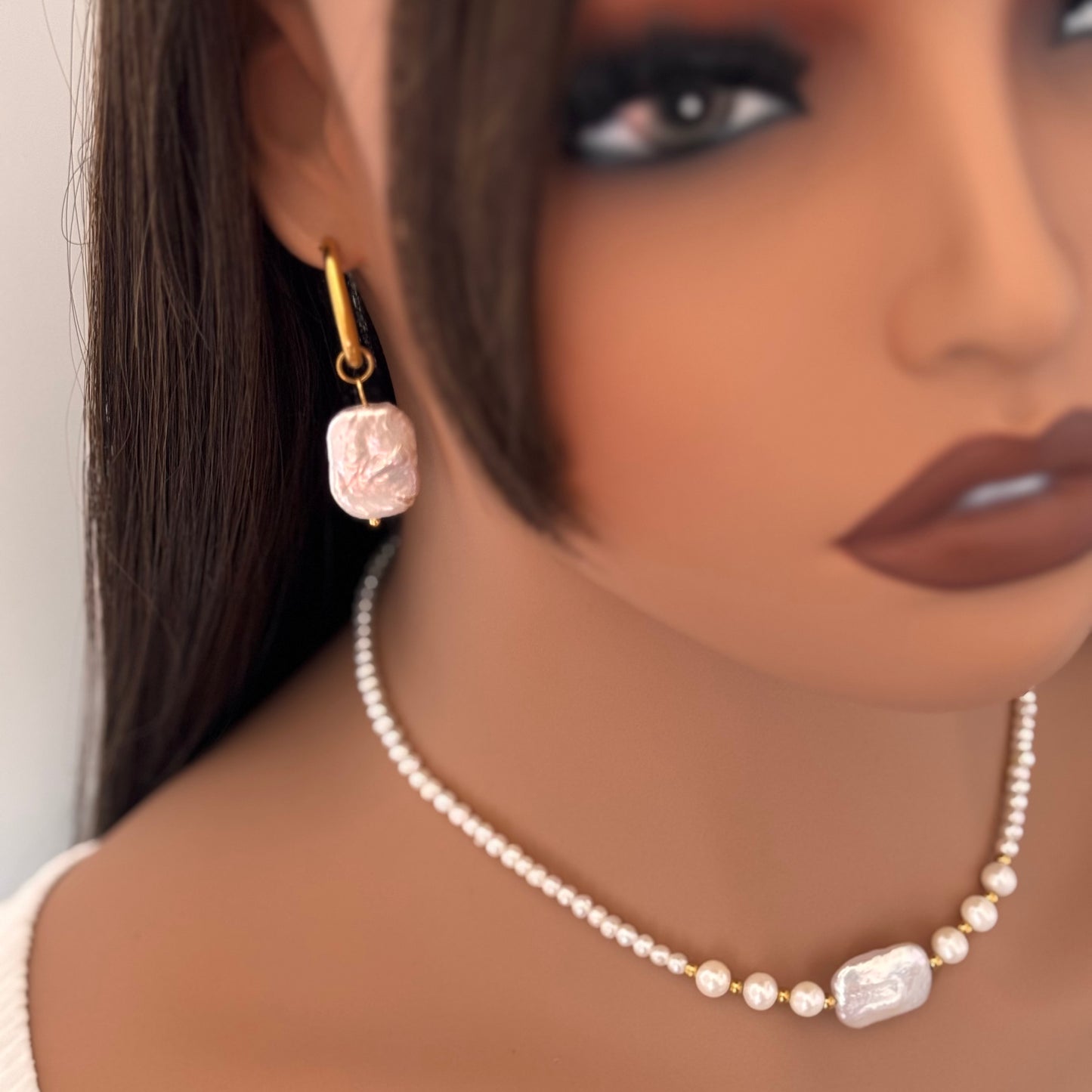 Élise Pearl Necklace