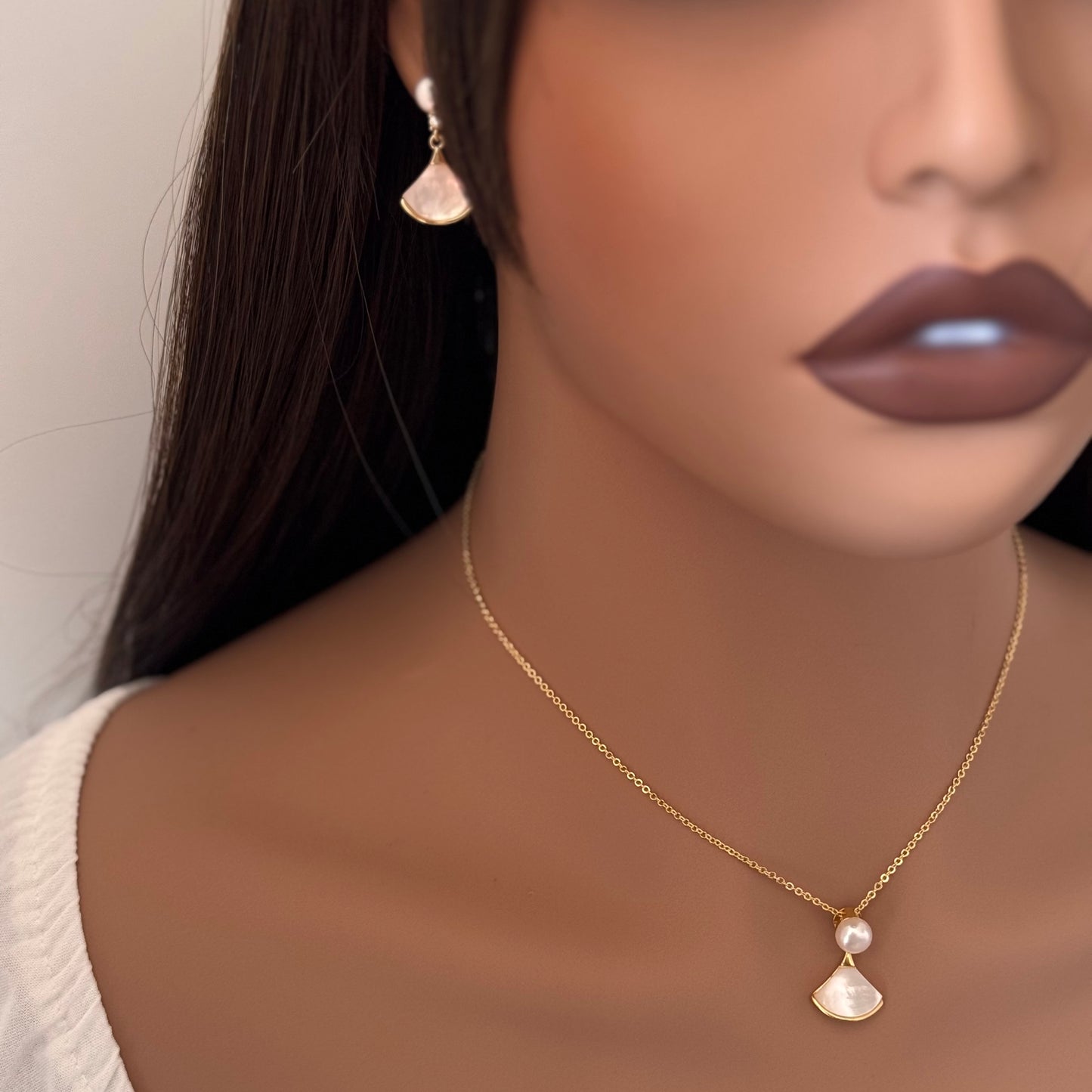 Natural Freshwater Pearl & Mother-of-Pearl Necklace Set