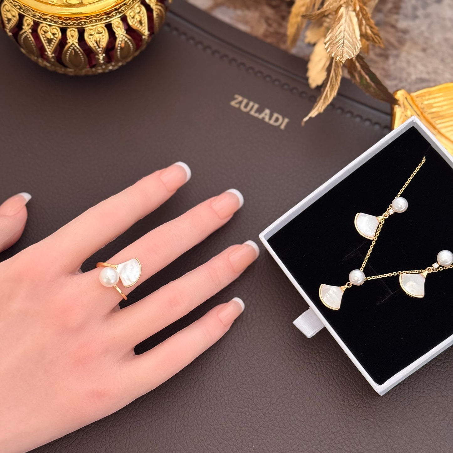 Natural Freshwater Pearl & Mother-of-Pearl Necklace Set