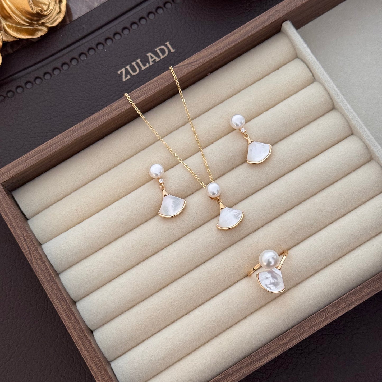 Natural Freshwater Pearl & Mother-of-Pearl Necklace Set